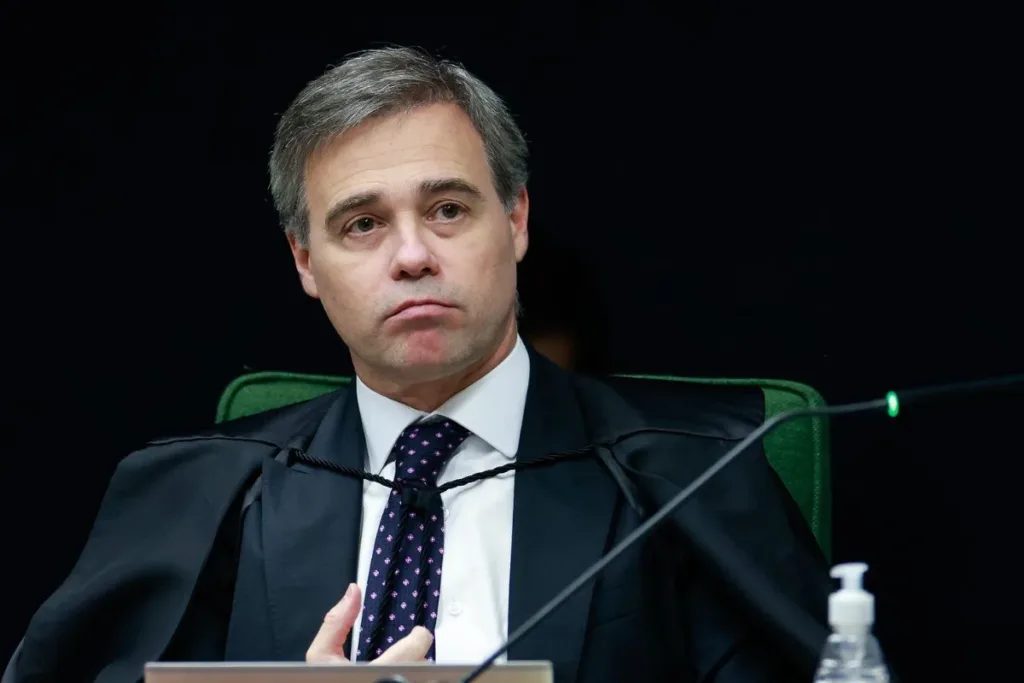 Mendonça e ministro da Justiça se reúnem para discutir relação com PF