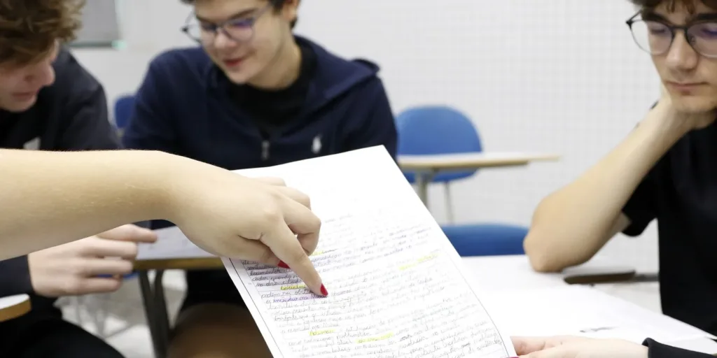Encceja 2026: alunos já podem consultar cartilha de redação