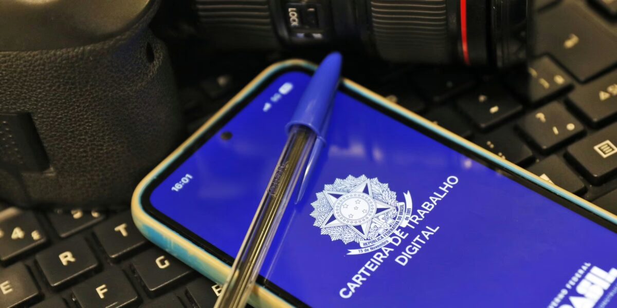 Desemprego cai para 5,3%, o menor para o trimestre terminado em julho