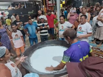Candidatos disputam os títulos de Rei e Rainha da Farinha em Cruzeiro do Sul.