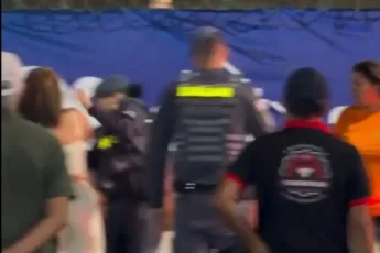 Mulher acerta tapa na cara de PM durante briga na Festa do Peão de Barretos