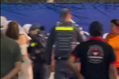 Mulher acerta tapa na cara de PM durante briga na Festa do Peão de Barretos