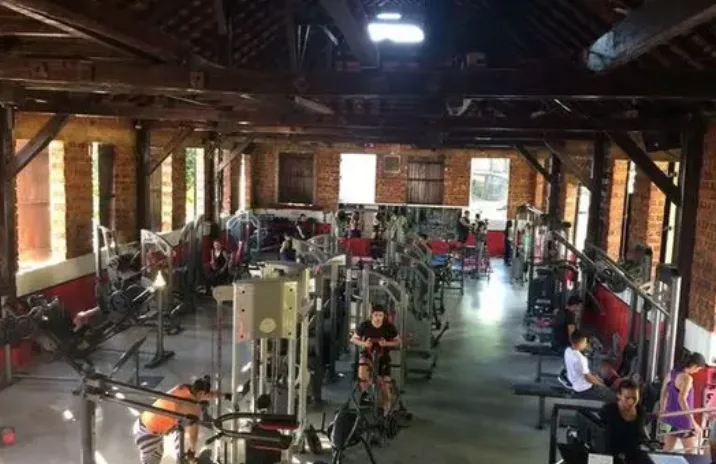 Mulher passa mal durante treino em academia no Acre e morre no local