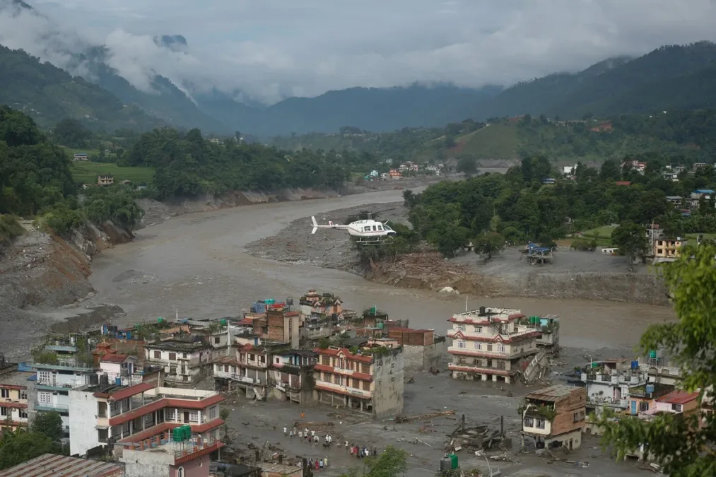 Nepal: número de mortos após deslizamento passa de 460 em 3° dia de buscas