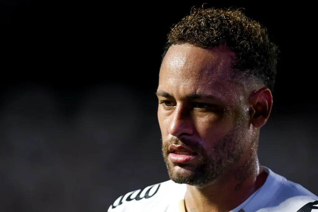Neymar debocha de jornalista após desafio para x1: "Está falando ainda?"