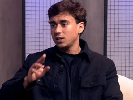 Nikolas Ferreira admite influência de Bolsonaro, mas destaca identidade própria