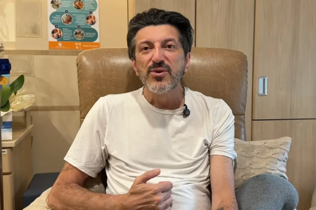 No hospital, Lito Sousa grava vídeo e manda recado: "Milagres acontecem"