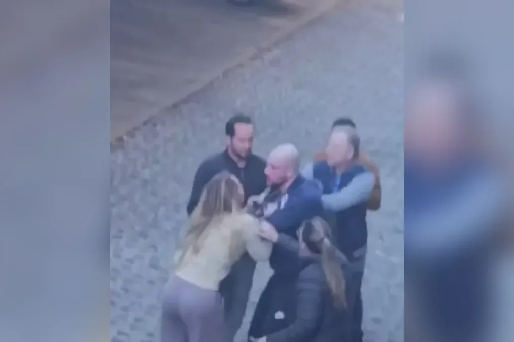 Pastora filmada agredindo entregador é indiciada por três crimes em MG