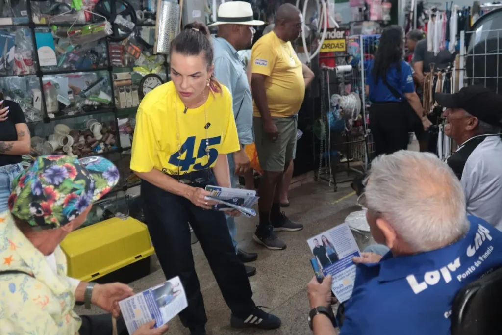 Paula Belmonte promete garantir direito de trabalho a feirantes do DF