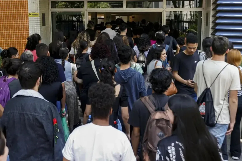 Pé-de-Meia: governo define data de pagamento do benefício em agosto