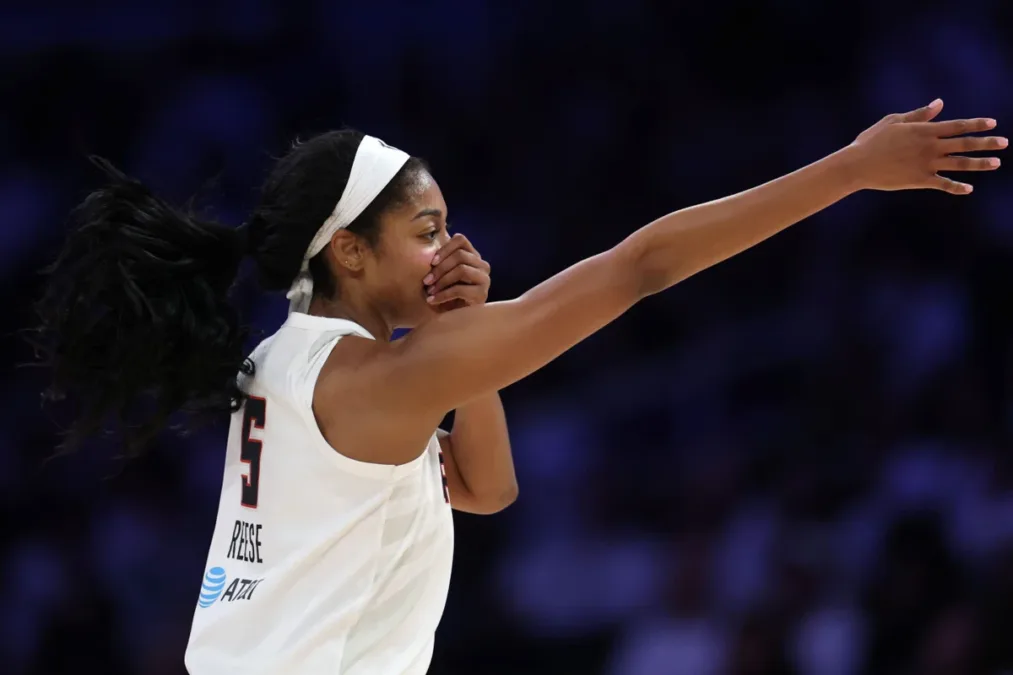 Pênis de borracha é atirado em quadra durante jogo da WNBA