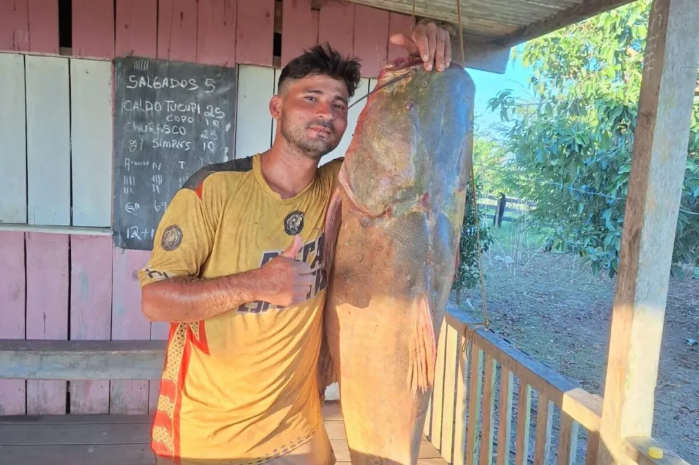Impressionante: jaú gigante de 72 kg é capturado em igarapé no interior do Acre