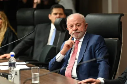Planalto pressiona, mas senadores admitem votação da 6x1 após eleição