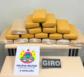 PM apreende mais de 20 quilos de maconha na BR-364, em Sena Madureira.