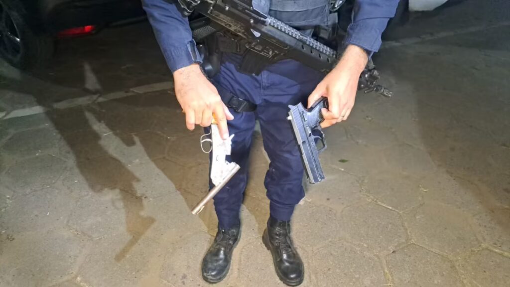 Dupla é baleada em Rio Branco após fuga em moto roubada e confronto com policiais