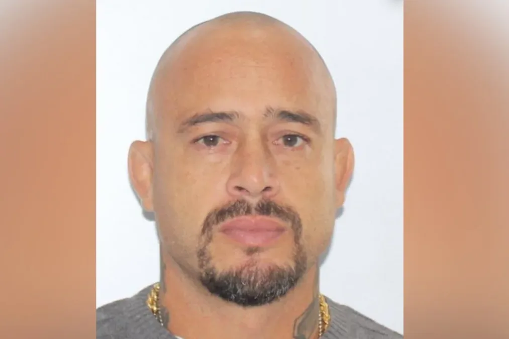 Policial preso mantinha 49 celulares no lixo e R$ 19 mil em delegacia de SP