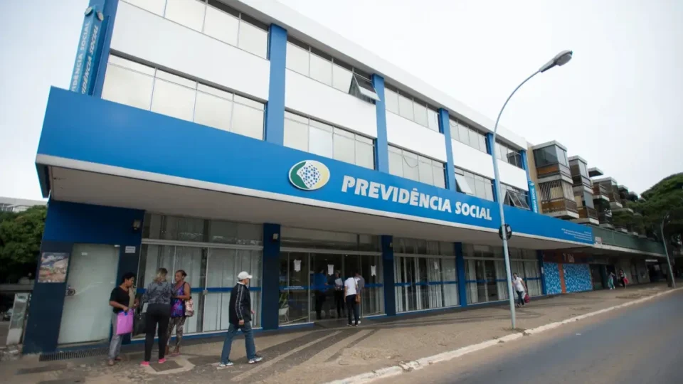 PF deflagra operação contra fraude no INSS e mira grupo suspeito de rombo de R$ 86 milhões