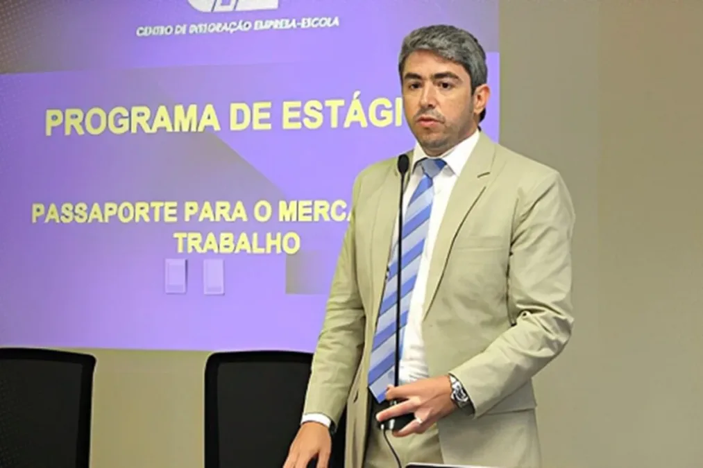Promotor, irmão de ex-prefeito do Macapá é demitido por compra de votos