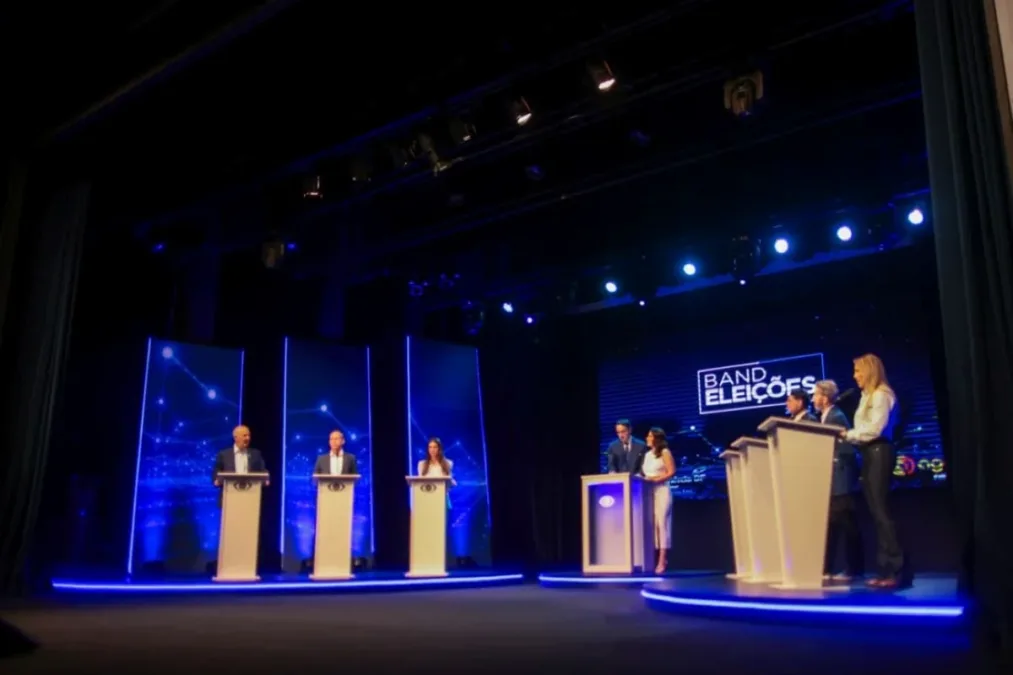 Propostas e alfinetadas: como foi o 1º debate dos candidatos ao GDF