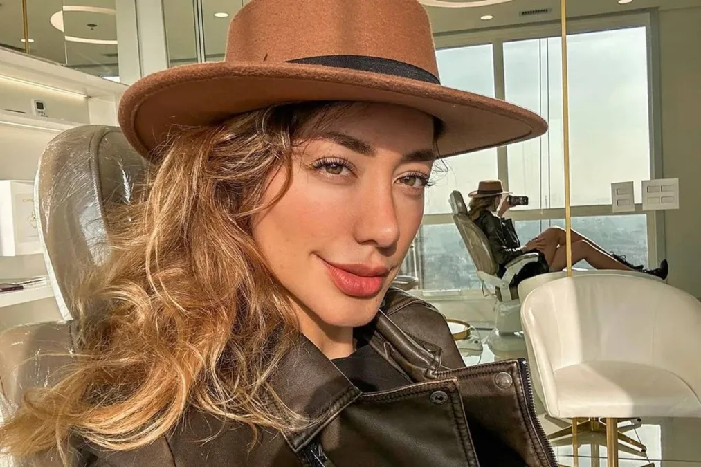 Quem é Nicole Louise, influenciadora criticada por se afastar do pai gay