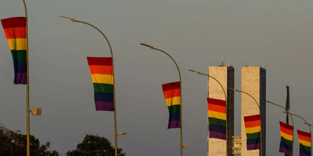 Candidaturas LGBT+ têm recorde em 2026 e se espalham por mais partidos