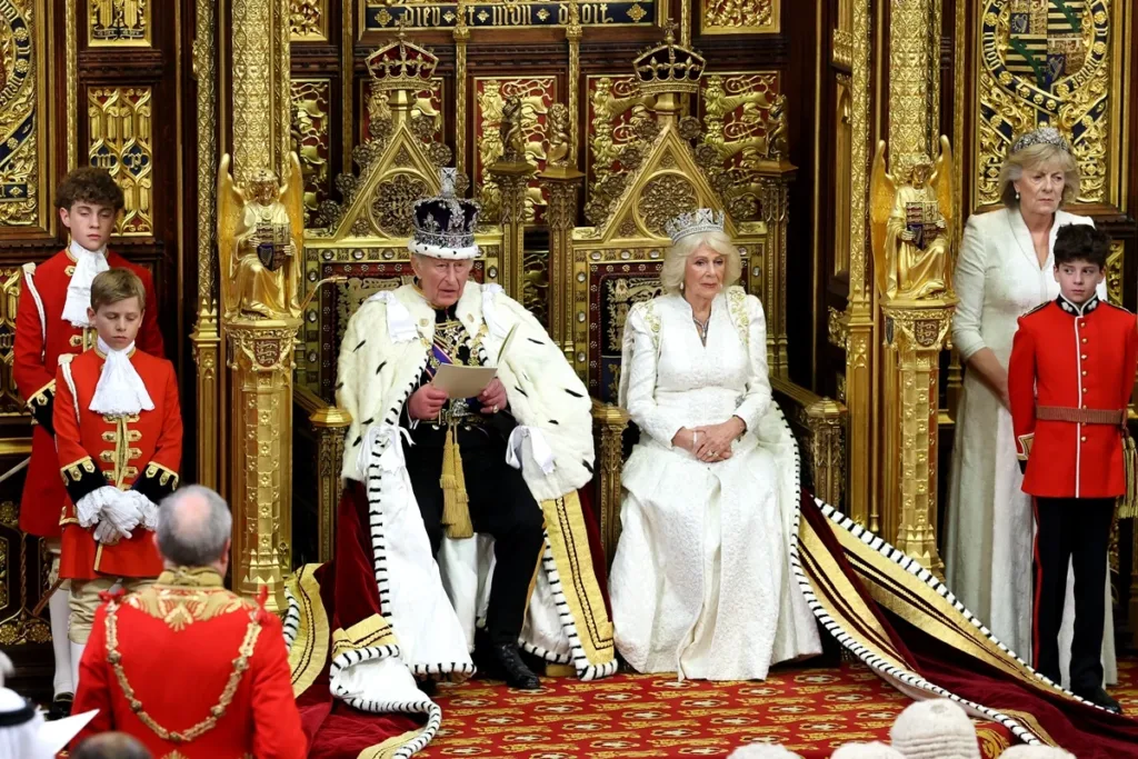 Rainha Camilla revela impacto do câncer de Charles III: "Foi difícil"