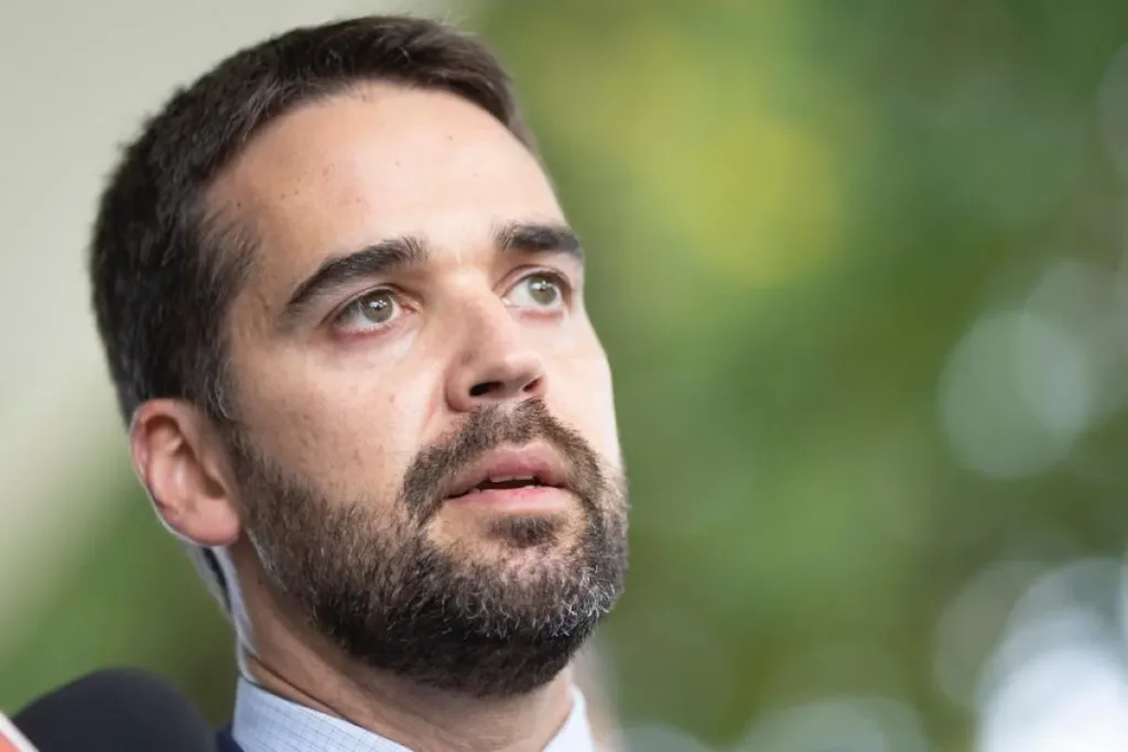 Real Time: Eduardo Leite é aprovado por 56% dos eleitores no RS