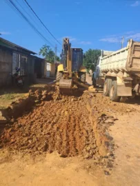 Prefeitura inicia pavimentação da Rua Antônio Carlos Pereira em Sena Madureira.