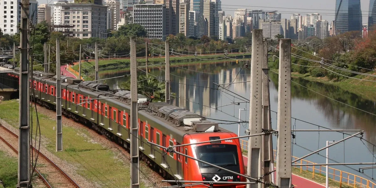 Greve de trens em SP causa congestionamento de mais de 2 mil km