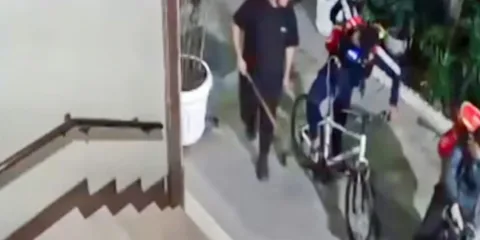 Seguranças de rua são presos por agredir ciclista até a morte no Rio
