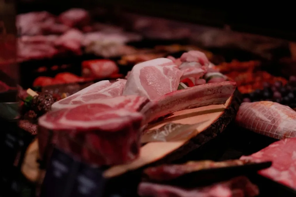Sob pressão de China e UE, Brasil mira novos mercados para carne
