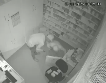 Dupla arromba farmácia e leva canetas emagrecedoras em Rio Branco.
