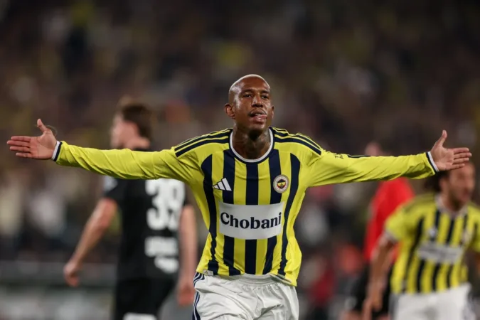 Talisca balança as redes pelo terceiro jogo seguido no Fenerbahçe