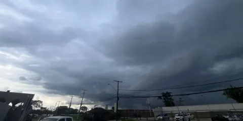 Inmet coloca todo o Acre sob alerta de chuvas intensas e ventos fortes.