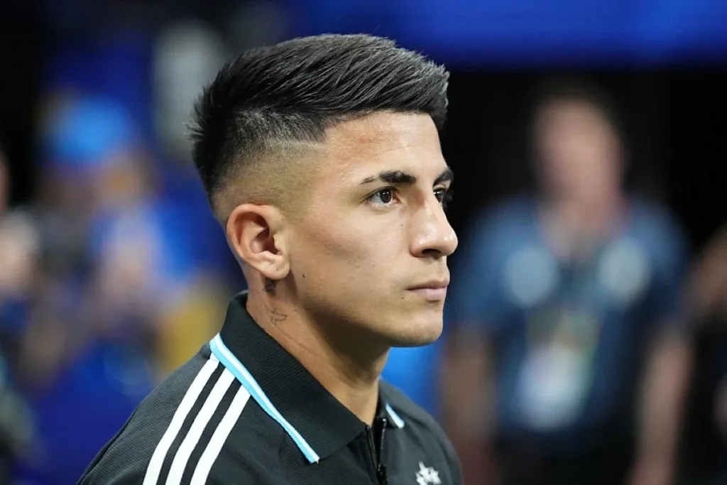 Thiago Almada, meia alvo do Flamengo, é anunciado pelo River Plate