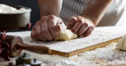 Cursos gratuitos de panificação e salgados em Sena Madureira.