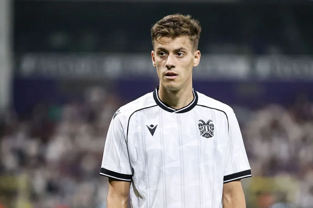 Torcida invade estádio do PAOK em protesto à venda de Konstantelias