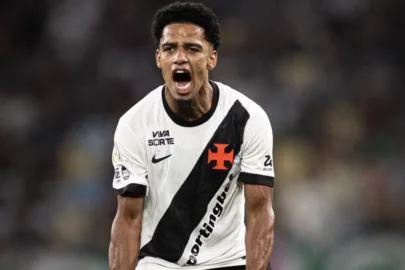 Vasco aplica lei do ex, vence o Fluminense e avança na Copa do Brasil