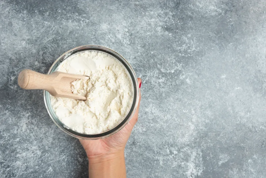 Whey protein: nutri revela se é melhor tomar antes ou depois do treino