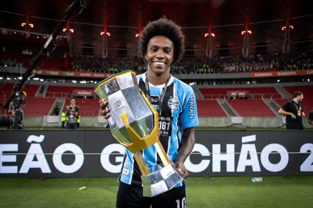 Willian rescinde contrato com o Grêmio e está oficialmente livre no mercado