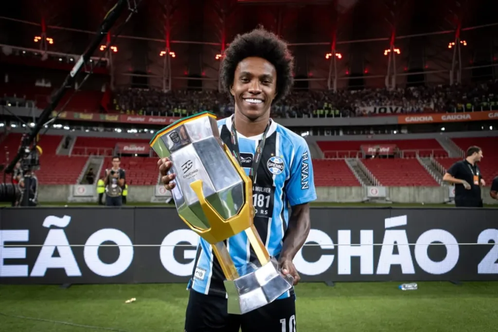 Willian rescinde contrato com o Grêmio e está oficialmente livre no mercado