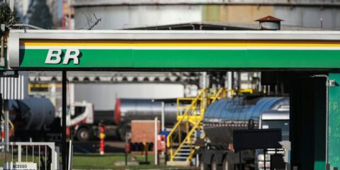 Petrobras aumenta diesel, mas subsídio mantém valor final; entenda