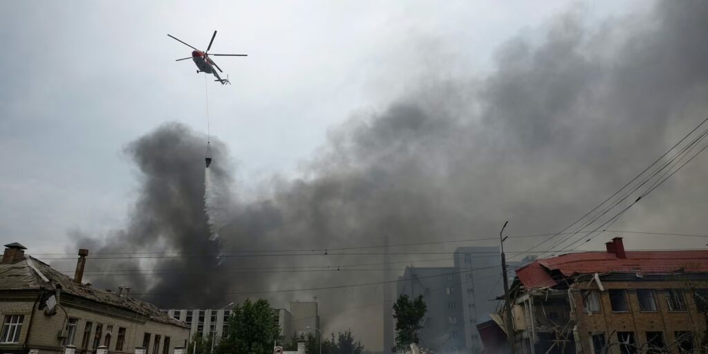 Rússia ataca Kiev após breve pausa para visita de enviados dos EUA