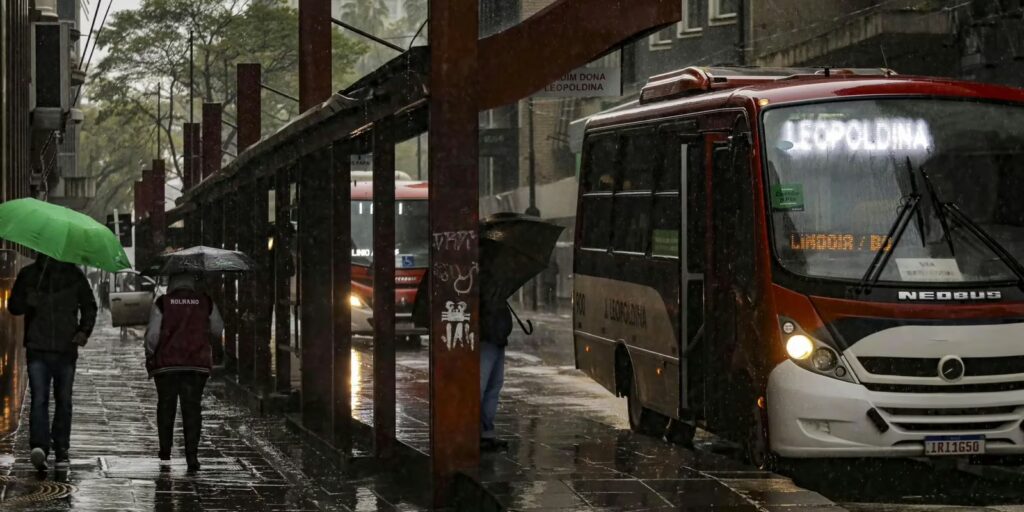 Feriadão: fim de semana deve ser de chuva em boa parte do país