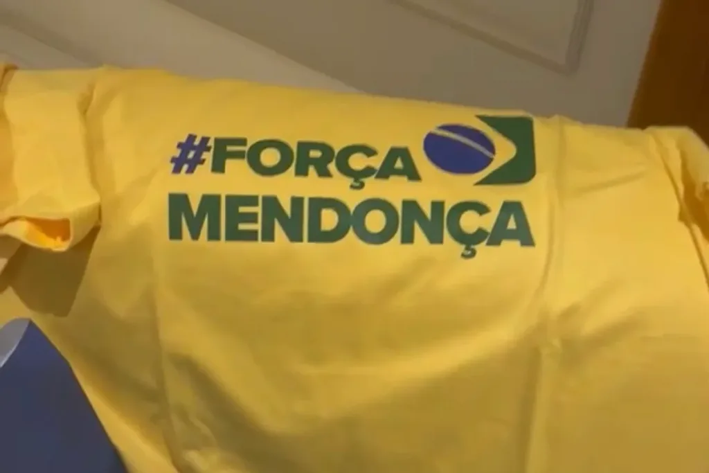 7 de Setembro: prefeito de SP distribui camisetas de apoio a André Mendonça