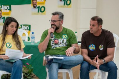 Alan Rick durante reunião com representantes dos peritos criminais do Acre.