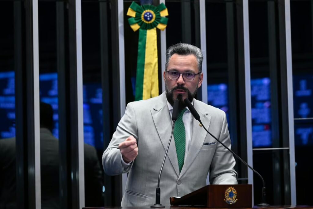 Alan Rick cobra impeachment de Alexandre de Moraes no Senado durante pronunciamento no plenário.