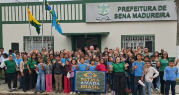 Semana da Pátria é encerrada em Sena Madureira com hasteamento dos pavilhões.