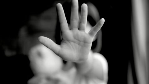 Homem é condenado a mais de 93 anos por crimes contra a própria filha em Feijó.