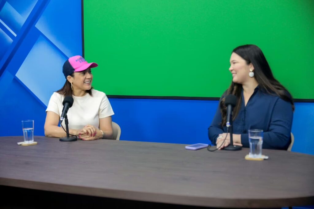 governadora e candidata à reeleição Mailza durante entrevista nos estúdios da TV em Cruzeiro do Sul no Vale do Juruá.